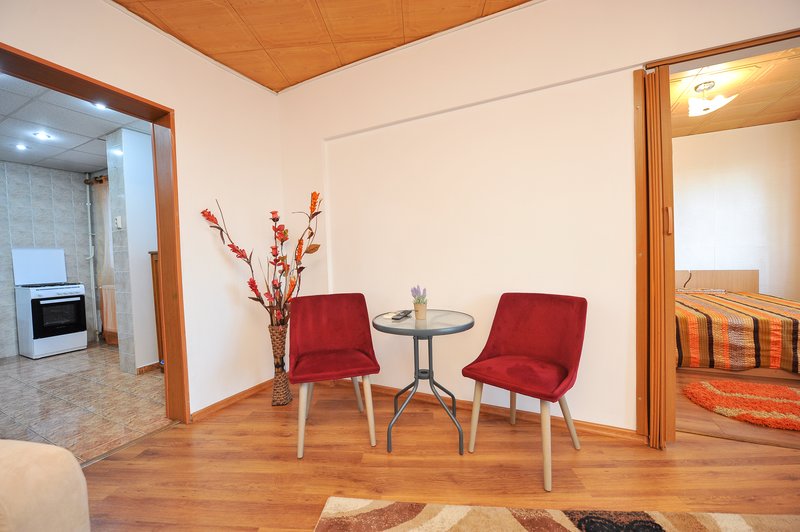 Tineretului, C.R. Motru, metrou