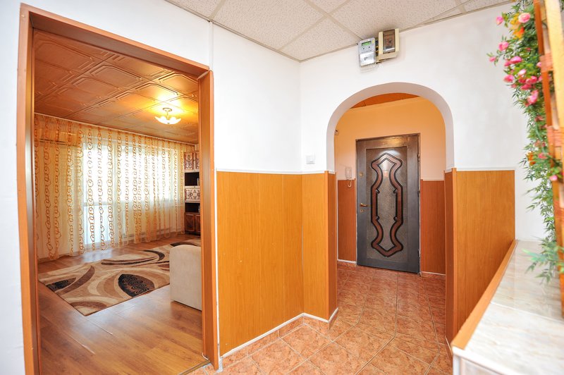 Tineretului, C.R. Motru, metrou